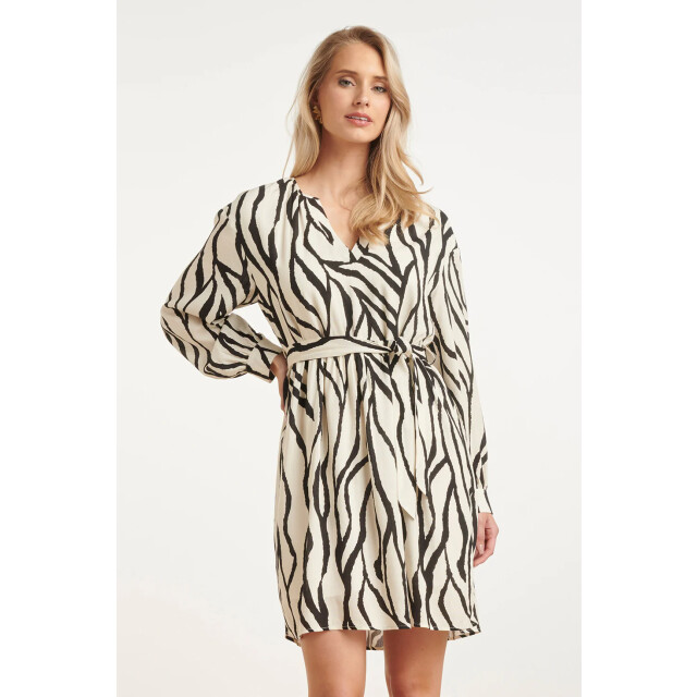 Smashed Lemon Knielange jurk met zebra print en ceintuur in off-white en zwart | 8718679005364 large