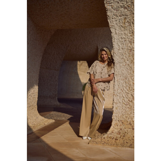 Nukus Octavia top flower zand 4382.04.0075 large