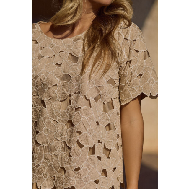 Nukus Octavia top flower zand 4382.04.0075 large