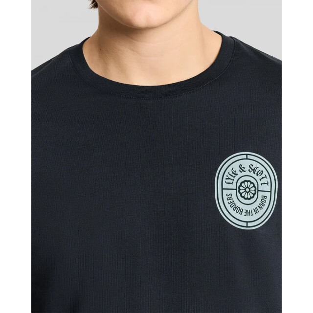 Lyle and Scott Ts2403v borders label graphic dark navy z271 t-shirt fancy Dark Navy Z271/TS2403V Borders Label Graphic large