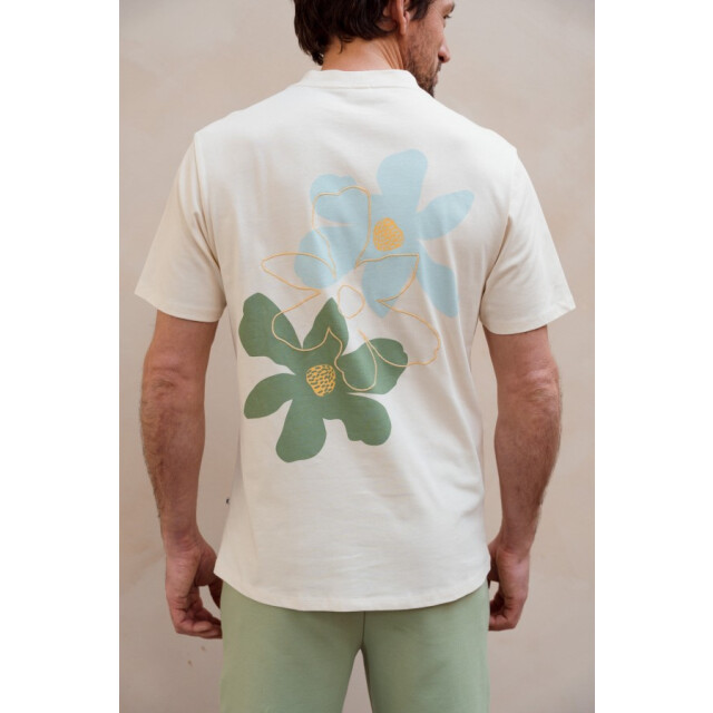Kultivate 2601020208 ts flowers 226 egret t-shirt kultiv 226 Egret/2601020208 TS FLOWERS large