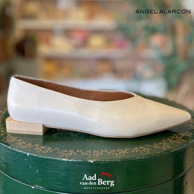 Angel Alarcon Damesschoenen instappers 25508 530B large