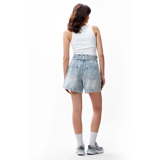 Catwalk Junkie 2302084401 denim shorts with a comfortable waist Denim shorts with a comfortable waist large
