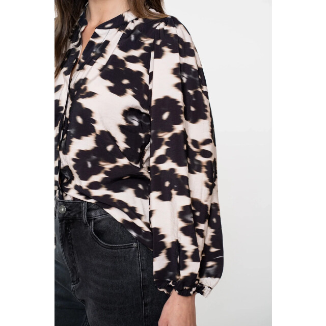 Geisha 53755-20 blouse flowers 53755-20 Blouse flowers large