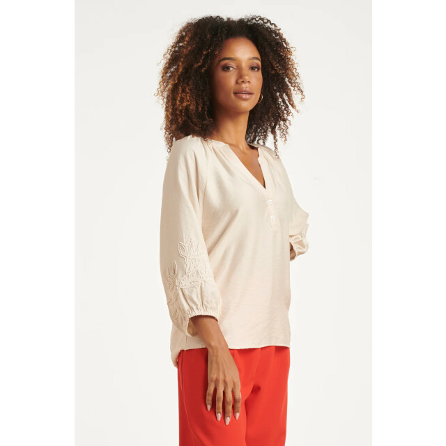 Smashed Lemon Soepelvallende blouse met geborduurde mouwen | 8718679010245 large