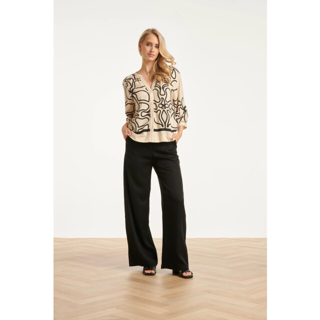 Smashed Lemon Crème blouse met zwart grafisch patroon | 8718679035361 large