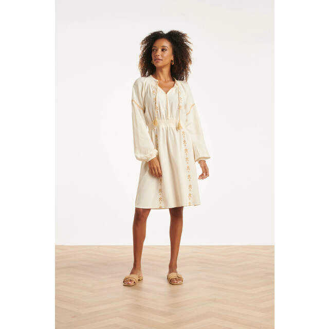 Smashed Lemon Off white jurk met gouden borduursels en taille elastiek | 8718679038669 large