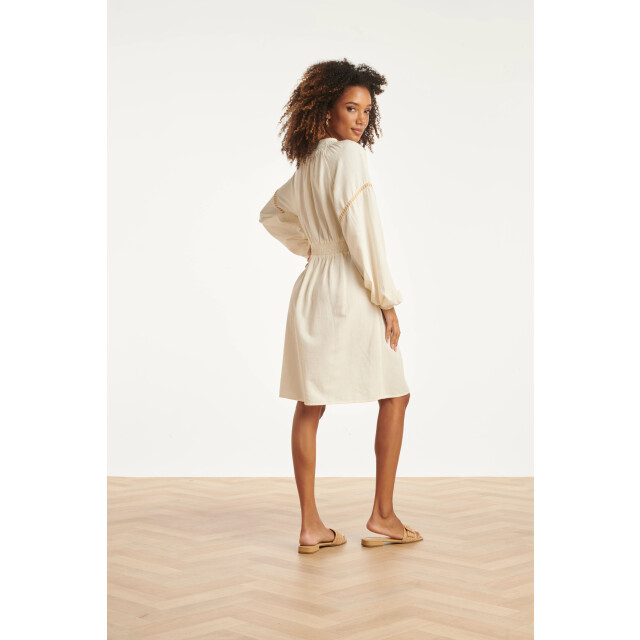 Smashed Lemon Off white jurk met gouden borduursels en taille elastiek | 8718679038669 large
