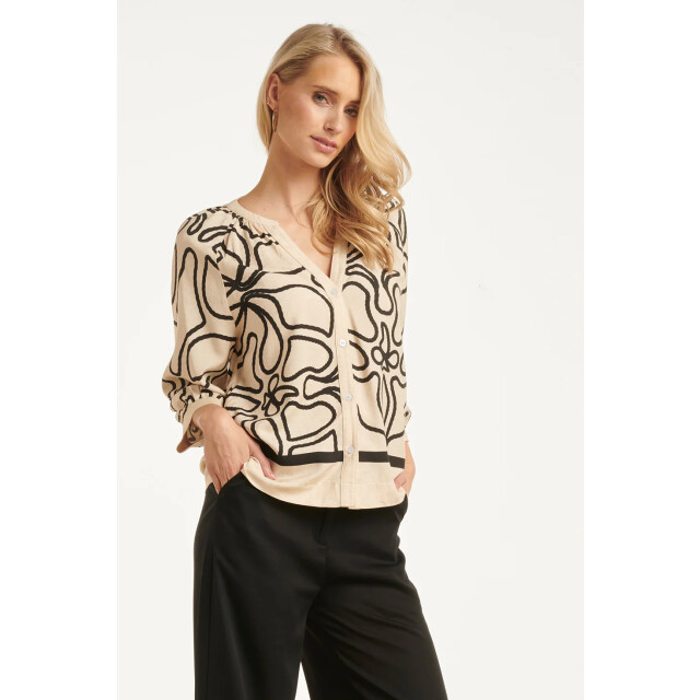 Smashed Lemon Crème blouse met zwart grafisch patroon | 8718679035361 large
