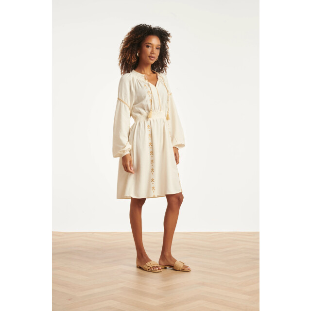 Smashed Lemon Off white jurk met gouden borduursels en taille elastiek | 8718679038669 large