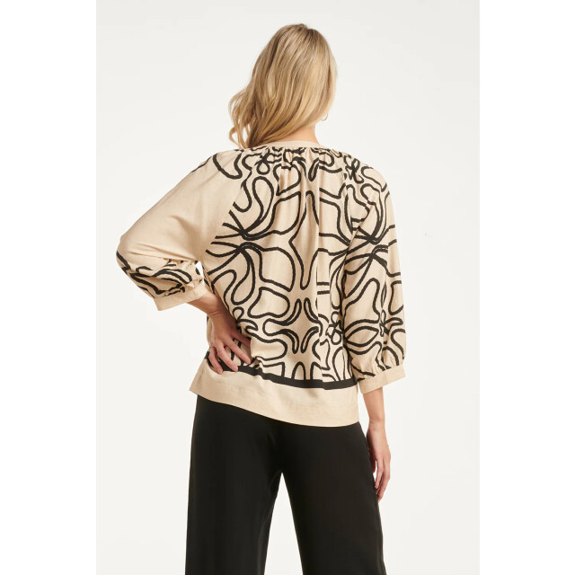 Smashed Lemon Crème blouse met zwart grafisch patroon | 8718679035361 large