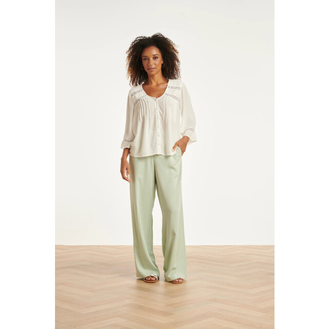 Smashed Lemon Gebroken wit blouse met kant en fijne details | 8718679037617 large
