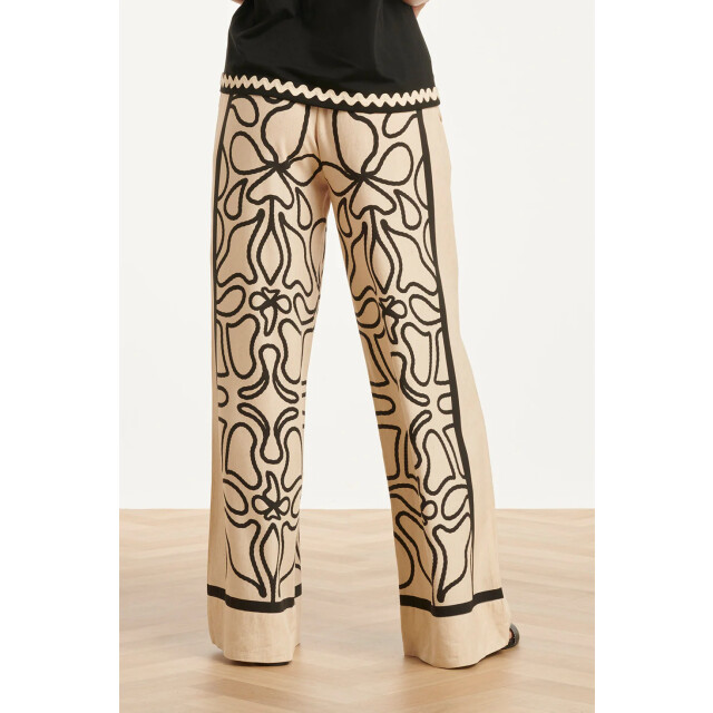 Smashed Lemon Crème wide leg broek met zwart grafisch patroon | 8718679035286 large