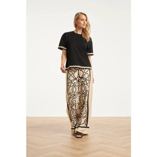 Smashed Lemon Crème wide leg broek met zwart grafisch patroon | 8718679035286 large