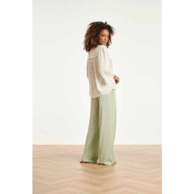 Smashed Lemon Gebroken wit blouse met kant en fijne details | 8718679037617 large