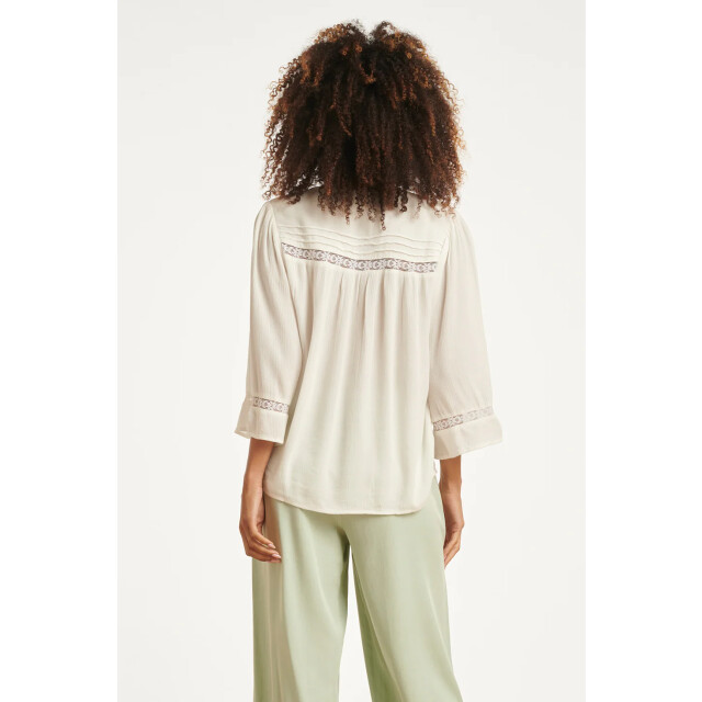 Smashed Lemon Gebroken wit blouse met kant en fijne details | 8718679037617 large