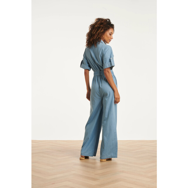 Smashed Lemon Lichtblauwe jumpsuit met ceintuur en korte mouwen | 8718679038256 large