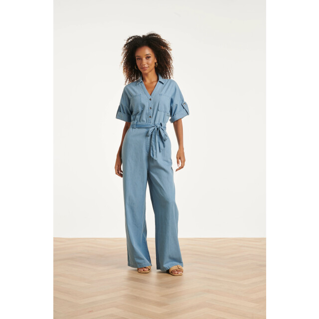 Smashed Lemon Lichtblauwe jumpsuit met ceintuur en korte mouwen | 8718679038256 large