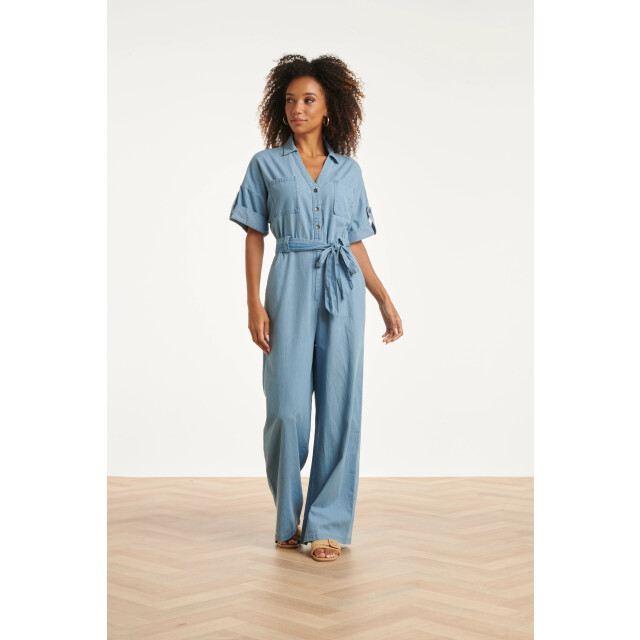 Smashed Lemon Lichtblauwe jumpsuit met ceintuur en korte mouwen | 8718679038256 large