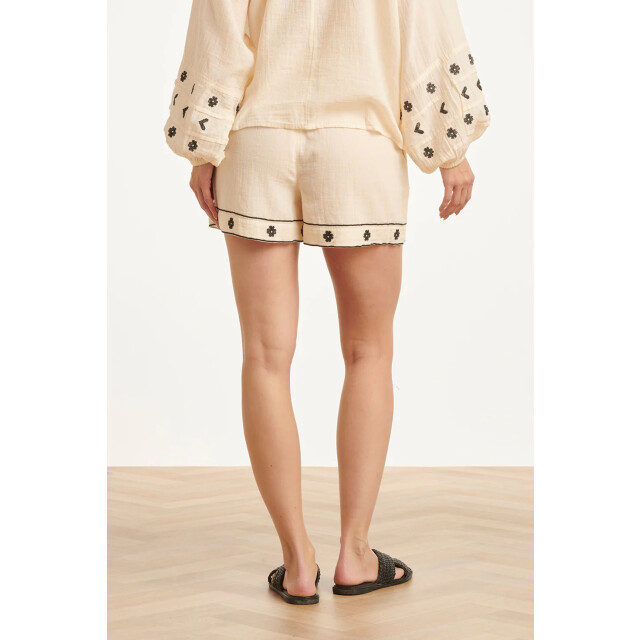 Smashed Lemon Off white shorts met zwarte borduursels | 8718679038515 large