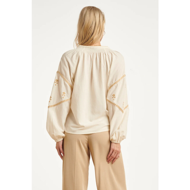 Smashed Lemon Off white blouse met gouden borduursels en koorddetail | 8718679038577 large