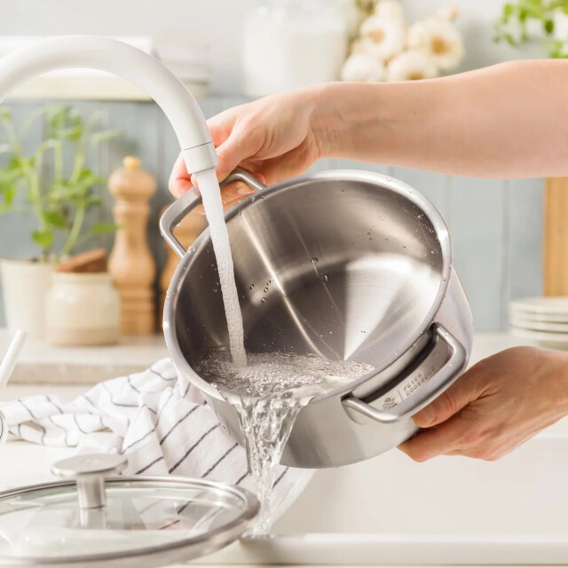 BK Cookware Bk maestro triply rvs kookpan 18cm met glasdeksel CC010912-001 large
