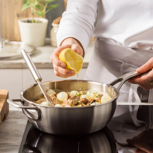 BK Cookware Bk maestro triply rvs sauteuse hapjespan 24 cm CC010910-001 large