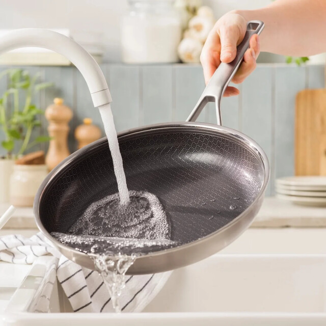 BK Cookware Bk peter goossens durabond koekenpan 20 cm  large