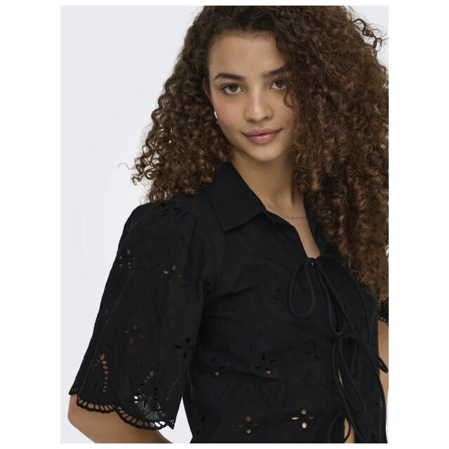 Only Onlfrani s/s emb bow top wvn black 15375567-177911 large