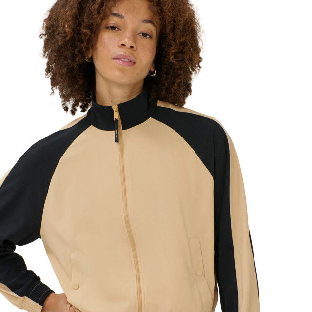 Sweaty Betty Explorer colour block zip up SB10849C large