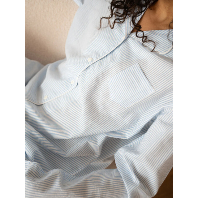 By Louise Dames pyjama set shortama blouse lange mouw lichtblauw gestreept seersucker BL-664-00-B large