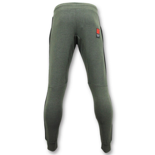 Local Fanatic Trainingspak conor notorious sport set 11-6246PG large