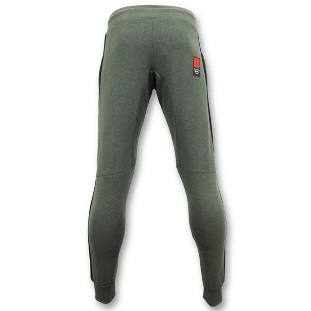 Local Fanatic Trainingspak conor notorious sport set 11-6246PG large