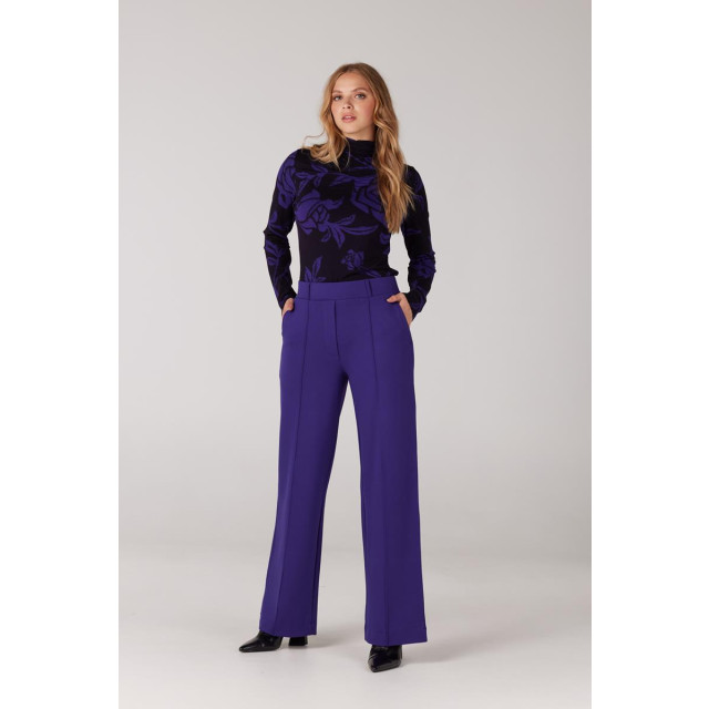 Jansen Amsterdam Elliot top met rozendessin en rolkraag black/purple Jansen Amsterdam Elliot top met rozendessin en rolkraag Black/purple large