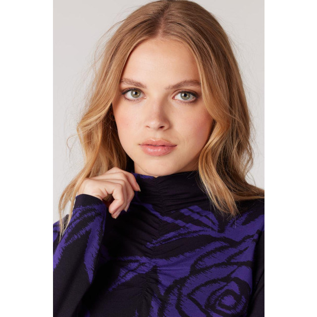 Jansen Amsterdam Elliot top met rozendessin en rolkraag black/purple Jansen Amsterdam Elliot top met rozendessin en rolkraag Black/purple large