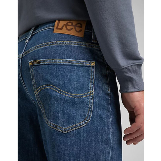 Lee Brooklyn straight mid stonewash L45271KX large