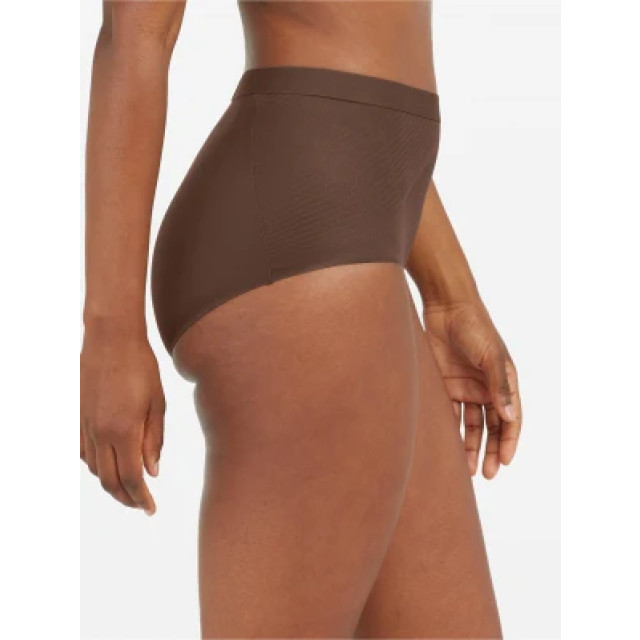 Spanx Thinstincts shaper slip 10251r café au lait