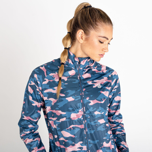 Dare2b Dames resilient ii camo windshell jas UTRG6804_powderpink large