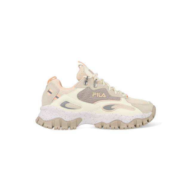 Beige fila store ray tracer