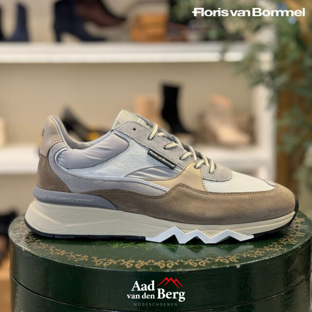 Floris van Bommel   Beige De Zager 07.09 large