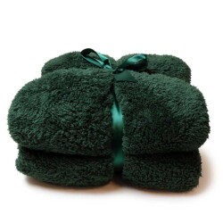 Unique Living | teddy plaid 150x200cm dark green