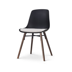 Nolon Nena-liv eetkamerstoel met beige zitkussen walnoot houten onderstel