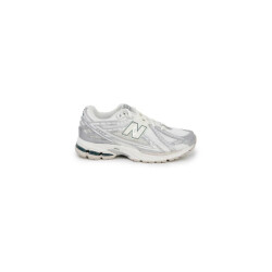 New Balance Women sneakers