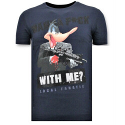 Local Fanatic T-shirt met print shooting duck gun