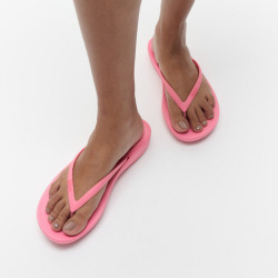 FitFlop Iqushion ergonomic flip-flops tpu