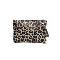 The Dezzy Factory Nala clutch |