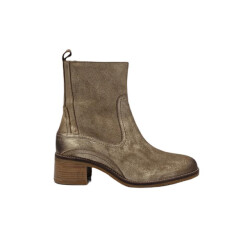 Piedi Nudi Britta 12.03