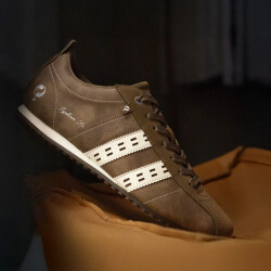 Q1905 Sneaker typhoon sp middenbruin/offwhite/gum
