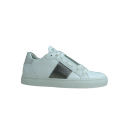 Giga Sneakers